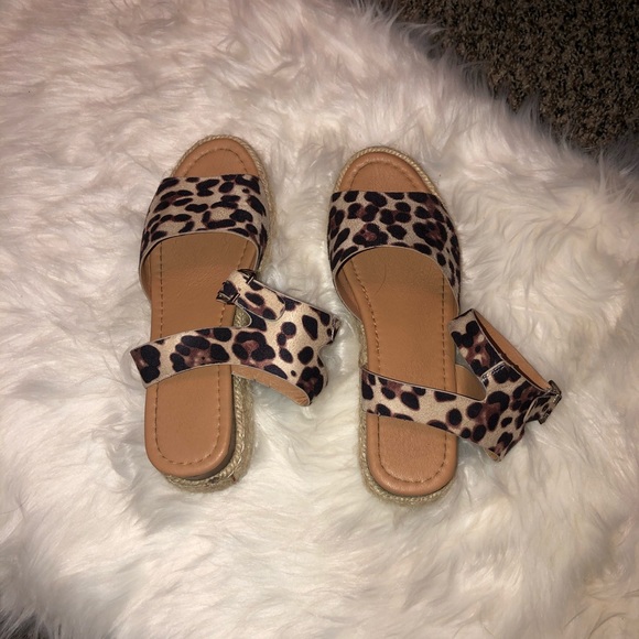 Cheetah Print Platform Ankle Strap Sandal - Picture 2 of 4
